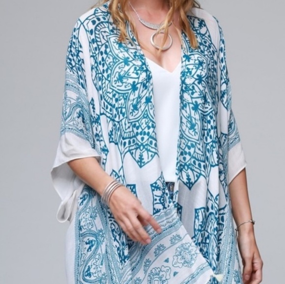 💥PRICE ⬇️💥LAST 1 Chic Boho Mandalay Lotus Kimono - Picture 3 of 4